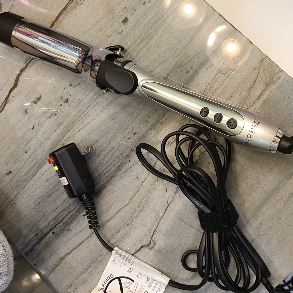 BioSilk Professional 1.5" Titanium Curling Iron -